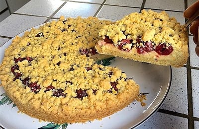 Recette de Streusel à la Crème et Cerises, Kirsch-Streuselkuchen mit Vanillecreme