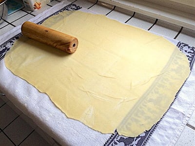 🍰 Rectangle of dough on a tea towel