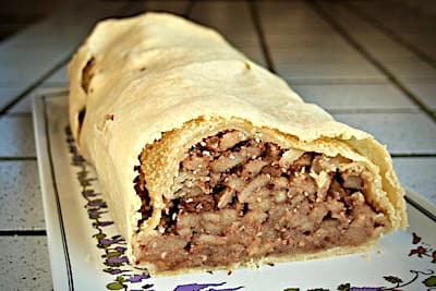 🍰 Viennese Strudel (Apfelstrudel)